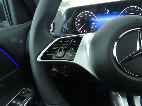 Certified 2025 Mercedes-Benz GLB 250 GLB 250 image 11