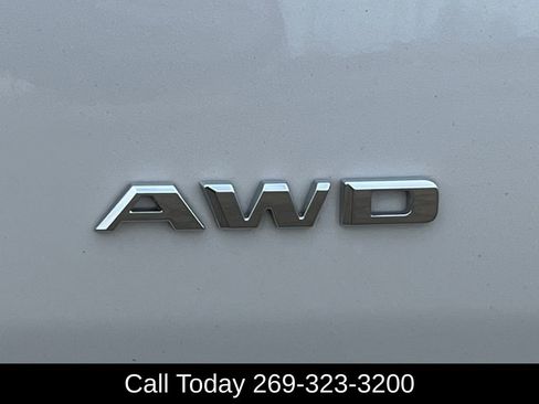 Used 2022 Cadillac XT4 Premium Luxury w/ Enhanced Visibility Package image 2