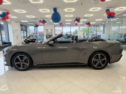 Used 2025 Ford Mustang Premium RWD image 4