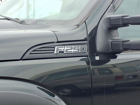 Used 2014 Ford F250 XL w/ Power Equipment Group image 25