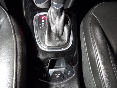 Used 2019 Jeep Compass Latitude AWD/4WD image 14