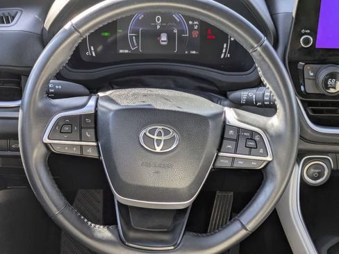 Used 2024 Toyota Grand Highlander XLE image 12