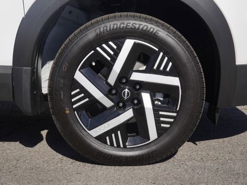 New 2026 Nissan Kicks SV image 7