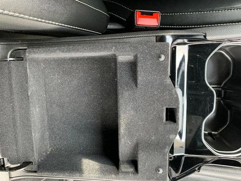 Used 2023 Jeep Grand Cherokee L Laredo image 28