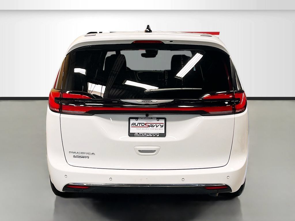 Used 2026 Chrysler Pacifica Select FWD image 6