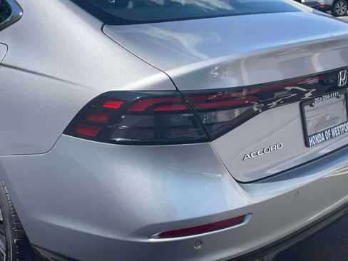 Used 2023 Honda Accord Touring image 9