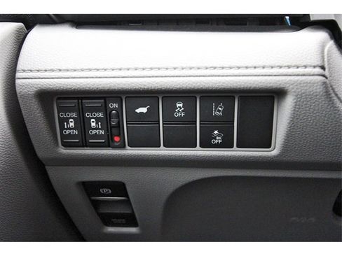 Used 2018 Honda Odyssey EX-L image 22