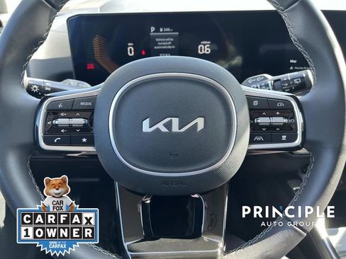 Used 2025 Kia Sorento S image 18