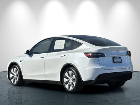 Used 2021 Tesla Model Y Long Range image 6