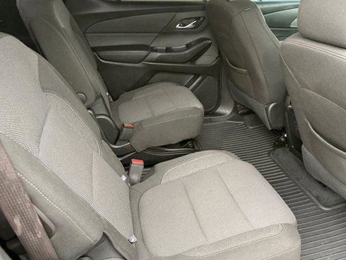 Used 2023 Chevrolet Traverse LT image 14