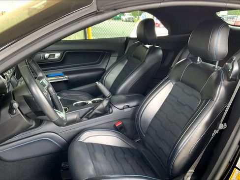 Used 2019 Ford Mustang GT Premium w/ GT Performance Package RWD image 7