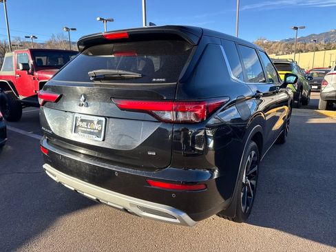 Used 2022 Mitsubishi Outlander SE image 14