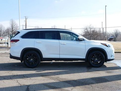 Used 2019 Toyota Highlander SE image 8