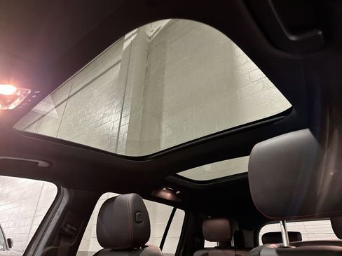 Used 2020 Mercedes-Benz GLB 250 4MATIC image 10