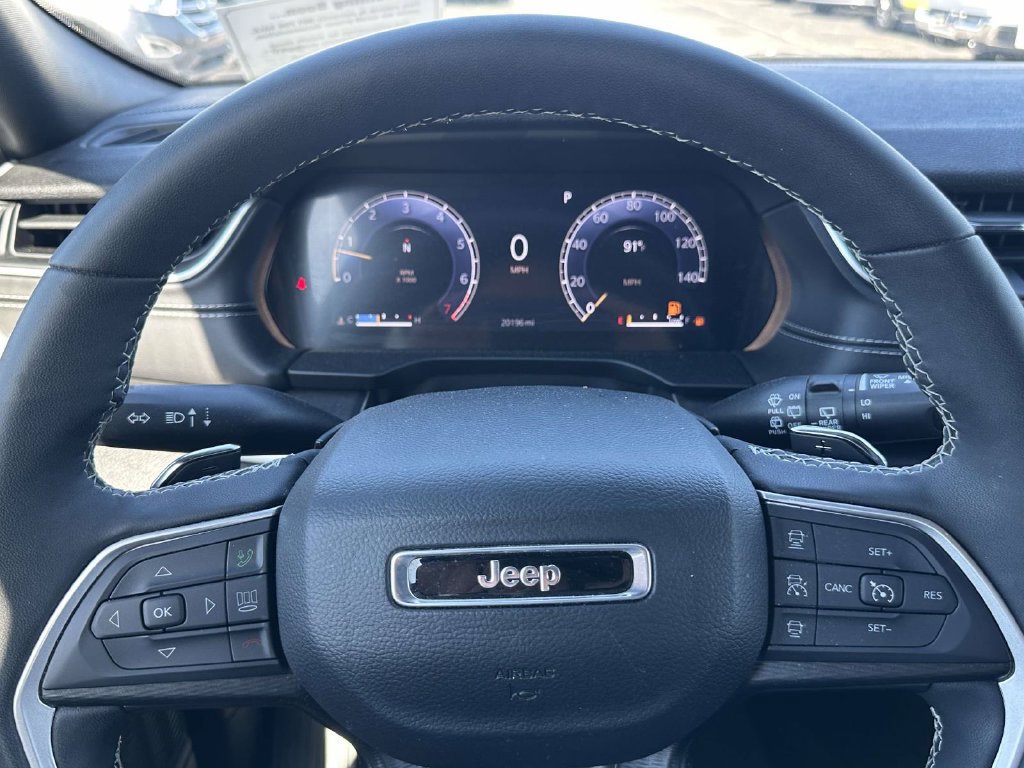 Used 2024 Jeep Grand Cherokee L Laredo w/ Luxury Tech Group I AWD/4WD image 19