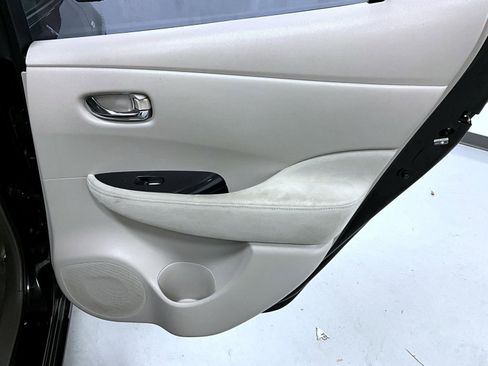 Used 2012 Nissan Leaf SL image 17