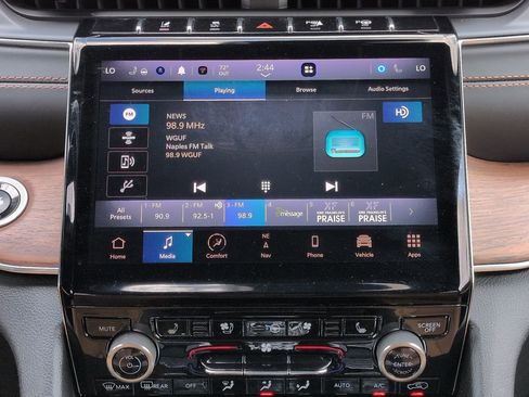 Used 2022 Jeep Grand Cherokee L Summit w/ Advanced Protech Group IV AWD/4WD image 18