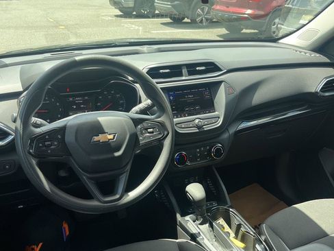 Used 2023 Chevrolet TrailBlazer LT FWD image 10