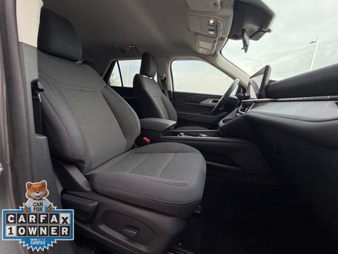 Used 2025 Ford Explorer Active RWD image 22