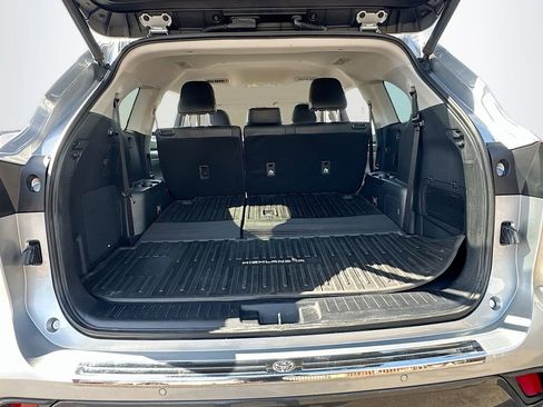 Used 2020 Toyota Highlander Limited image 25
