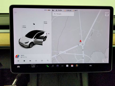 Used 2021 Tesla Model Y Long Range AWD/4WD image 23