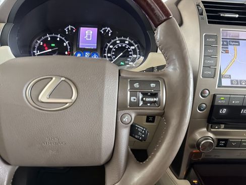 Used 2014 Lexus GX 460 Luxury AWD/4WD image 16