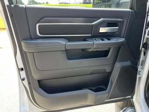 Used 2025 RAM 2500 Big Horn image 6