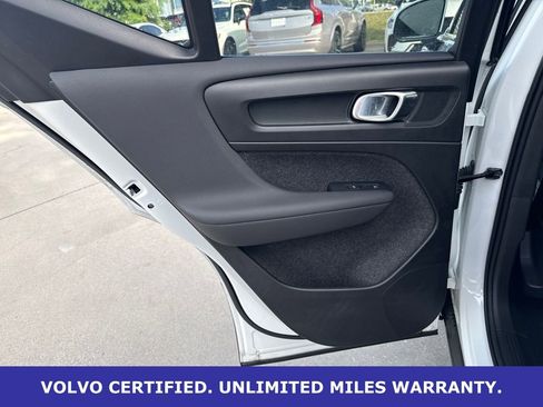 Used 2025 Volvo XC40 B5 Plus AWD/4WD image 15
