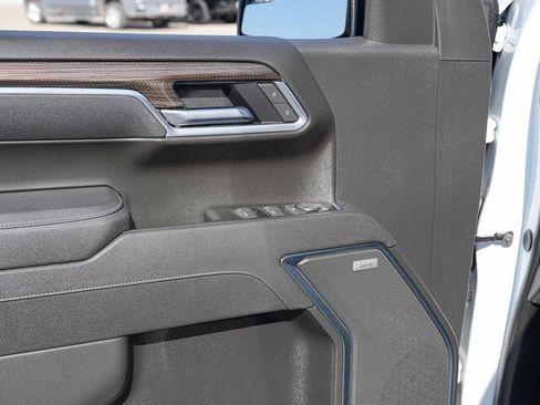Used 2025 Chevrolet Silverado 1500 LT Trail Boss w/ Convenience Package II AWD/4WD image 26