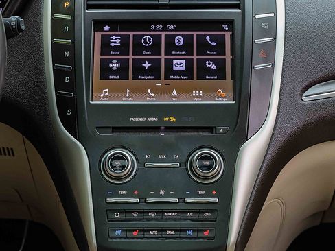 Used 2019 Lincoln MKC Reserve w/ MKC Climate Package AWD/4WD image 11