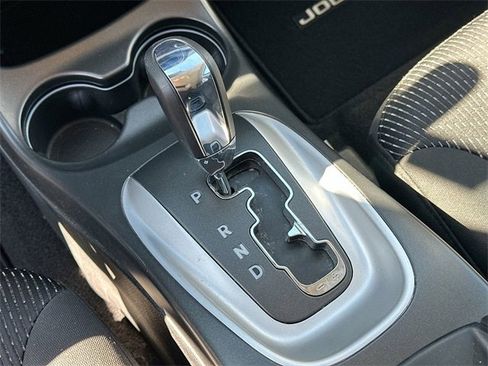 Used 2017 Dodge Journey SE image 21