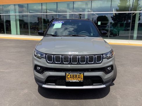 Used 2024 Jeep Compass Limited image 4