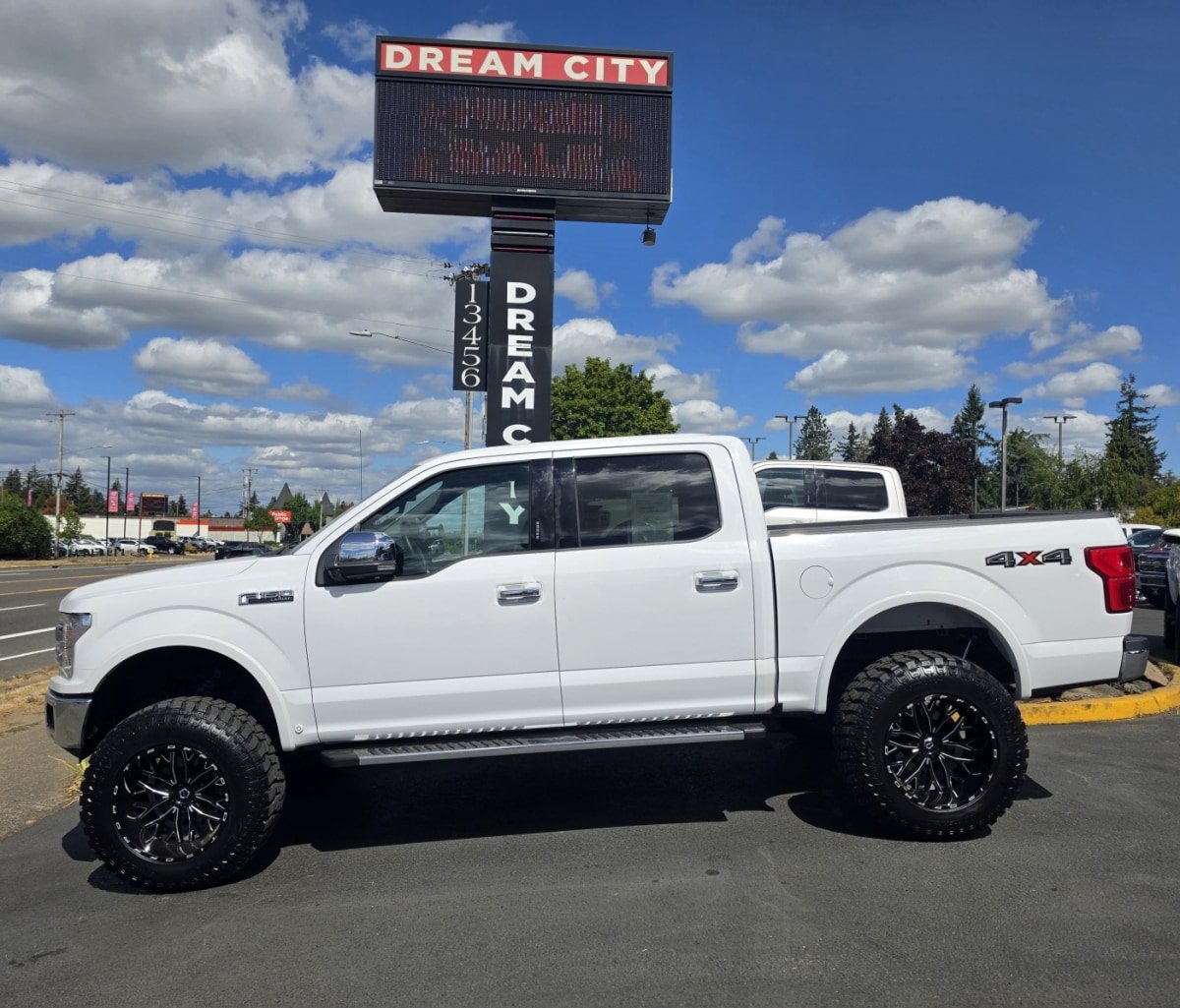 Used 2020 Ford F150 Lariat w/ Equipment Group 502A Luxury AWD/4WD image 13