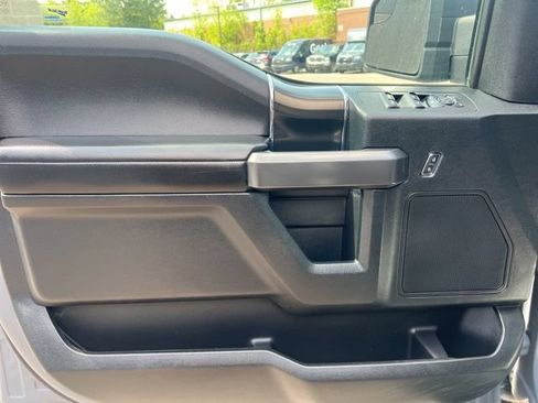 Used 2019 Ford F150 XLT w/ Equipment Group 302A Luxury AWD/4WD image 16