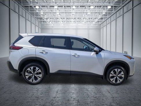 Used 2021 Nissan Rogue SV FWD image 9