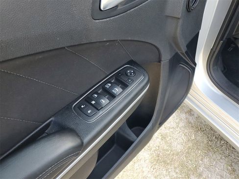 Used 2023 Dodge Charger SXT image 10