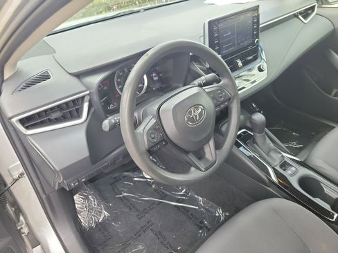 Used 2021 Toyota Corolla LE FWD image 17