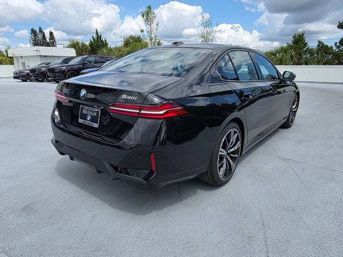 New 2026 BMW 530i w/ M Sport Package RWD image 4