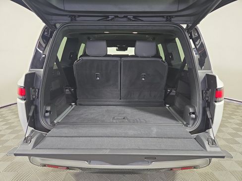 Used 2025 Rivian R1S Adventure AWD/4WD image 15
