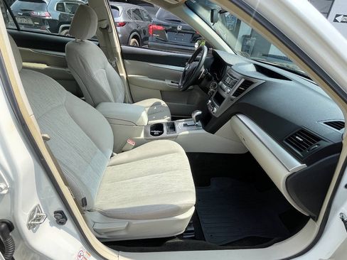 Used 2013 Subaru Outback 2.5i AWD/4WD image 24
