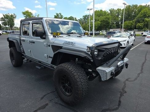 Used 2023 Jeep Gladiator Sport AWD/4WD image 5