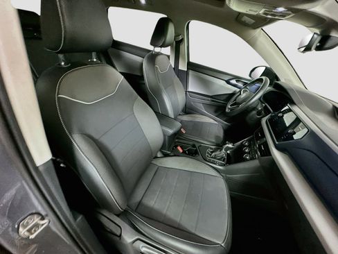 Used 2023 Volkswagen Taos SE w/ Panoramic Sunroof Package FWD image 30