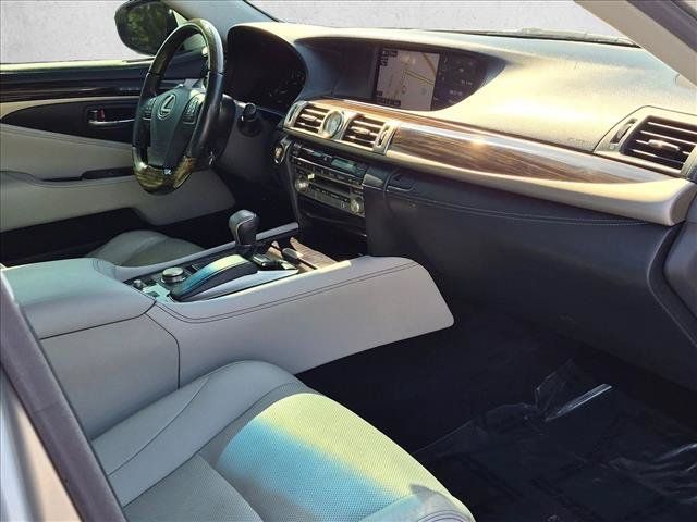 Used 2015 Lexus LS 460 w/ Comfort Package RWD image 20