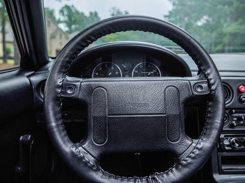 Used 1990 MAZDA MX-5 Miata RWD image 34