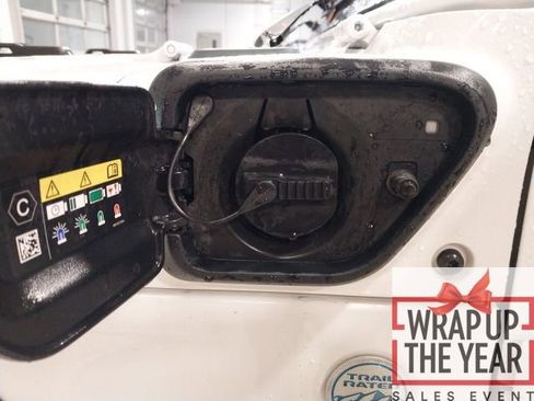 Used 2022 Jeep Wrangler Unlimited Sahara w/ Cold Weather Group image 19