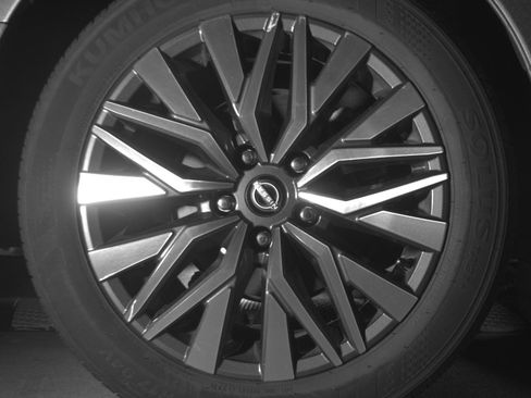 Used 2025 Nissan Altima 2.5 SV FWD image 15
