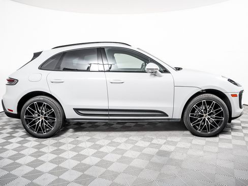 Certified 2026 Porsche Macan AWD/4WD image 9