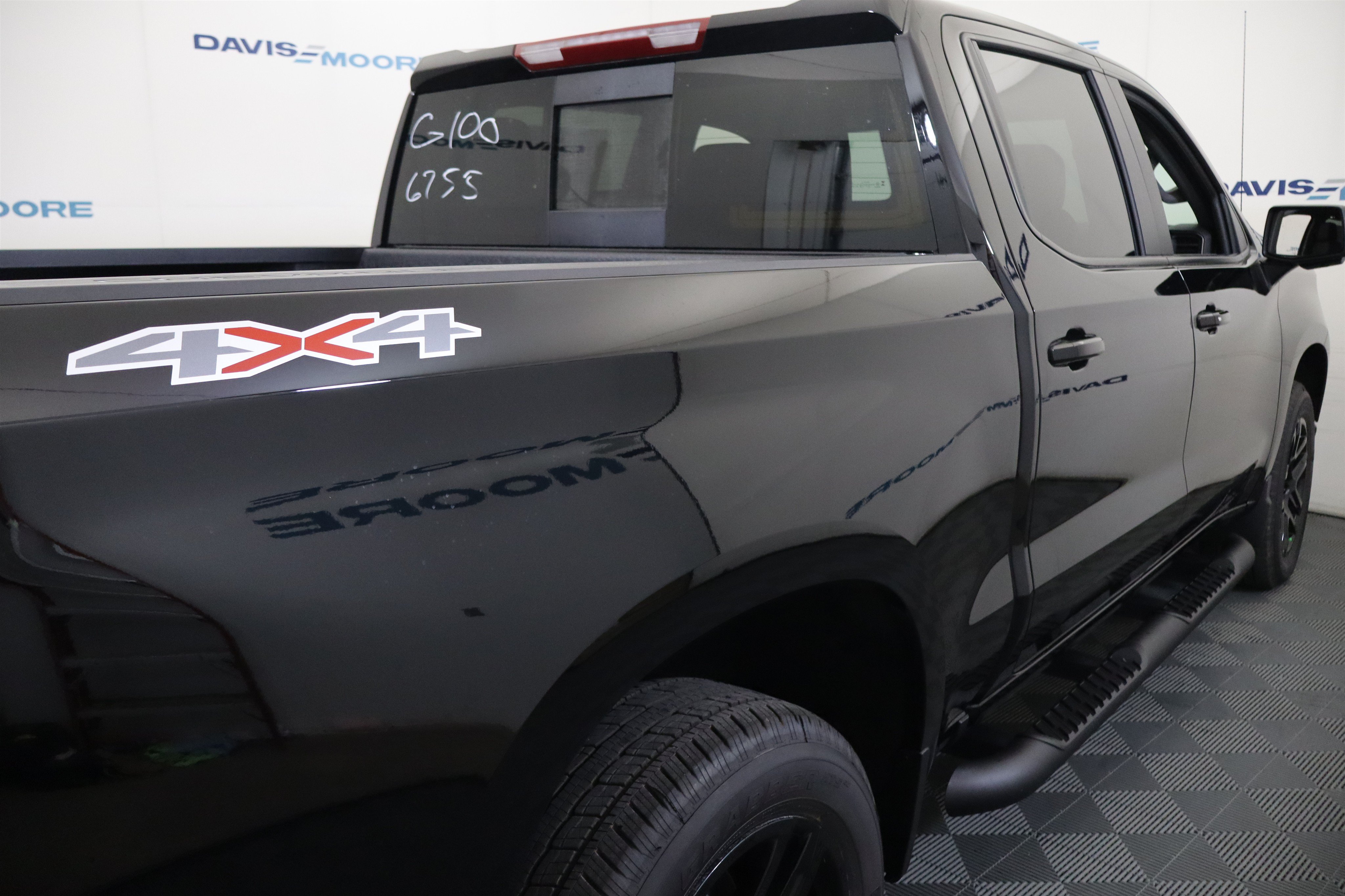 New 2026 Chevrolet Silverado 1500 RST w/ Redline Edition AWD/4WD image 7