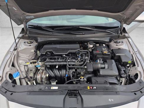 Used 2025 Hyundai Elantra SEL image 23