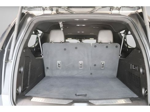 Used 2021 Chevrolet Suburban Premier AWD/4WD image 29